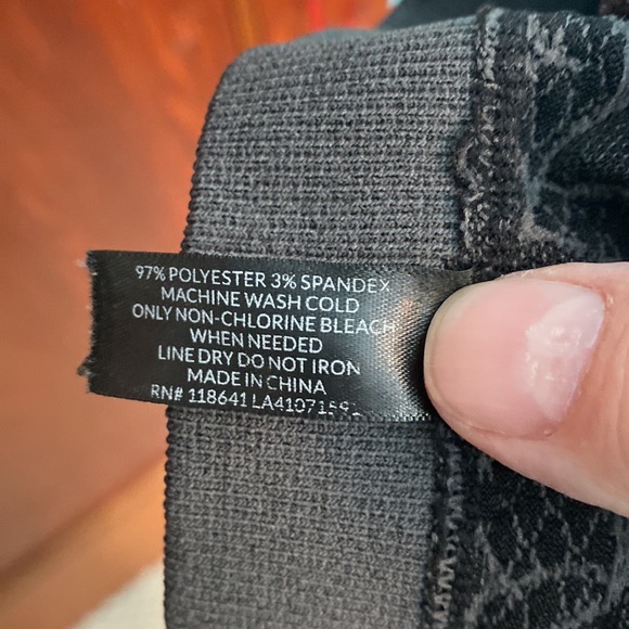 Gray and black patterned leggings - Picture 4 of 5